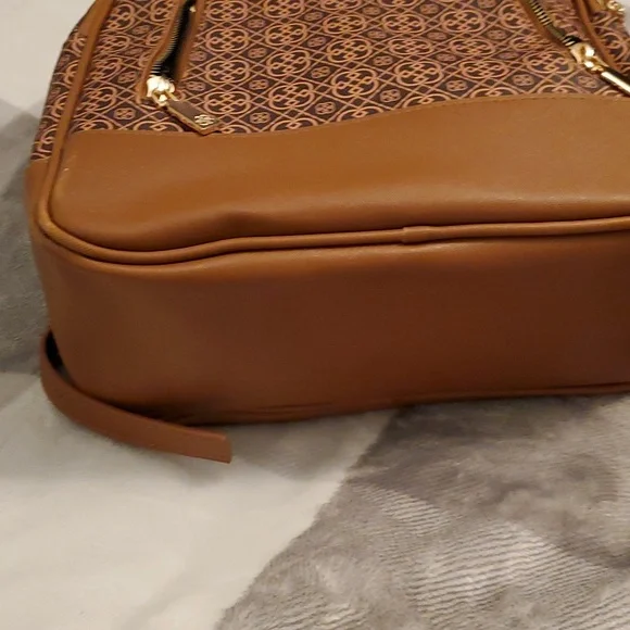 Daisy Fuentes backpack purse - Picture 8 of 8